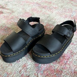 Dr marten voss platform sandals